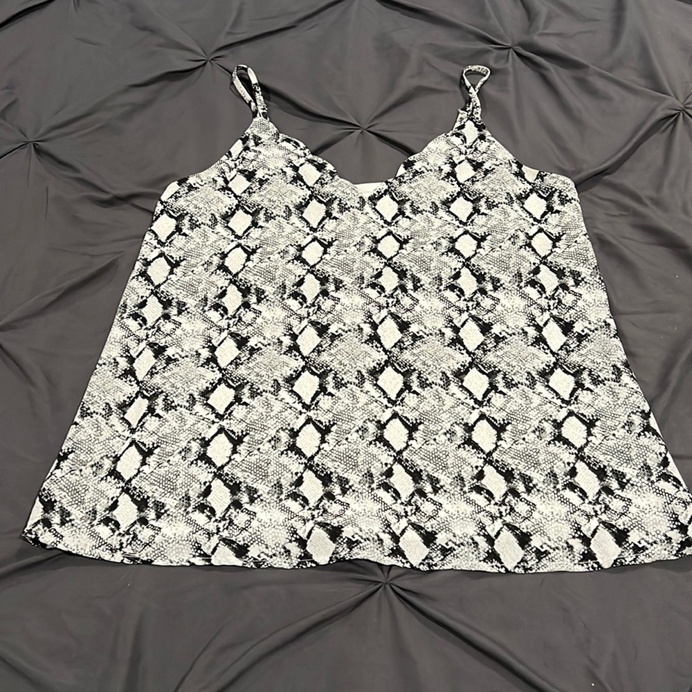 Pre loved only worn once! Adorable tank